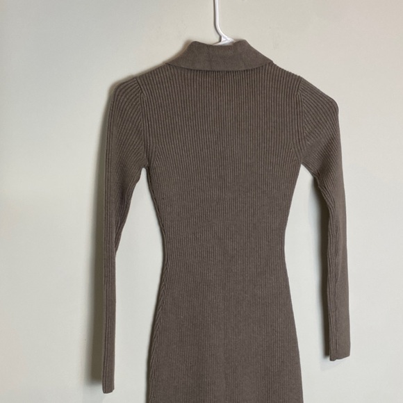 Abercrombie & Fitch long-sleeve collared midi sweater dress - Picture 13 of 13